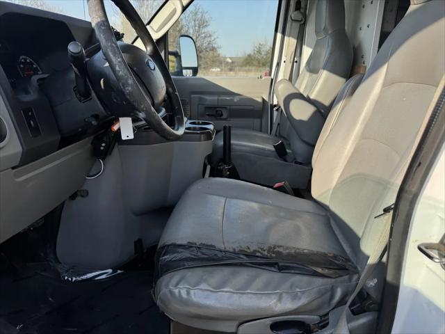 2010 Ford E-450 Cutaway E-450