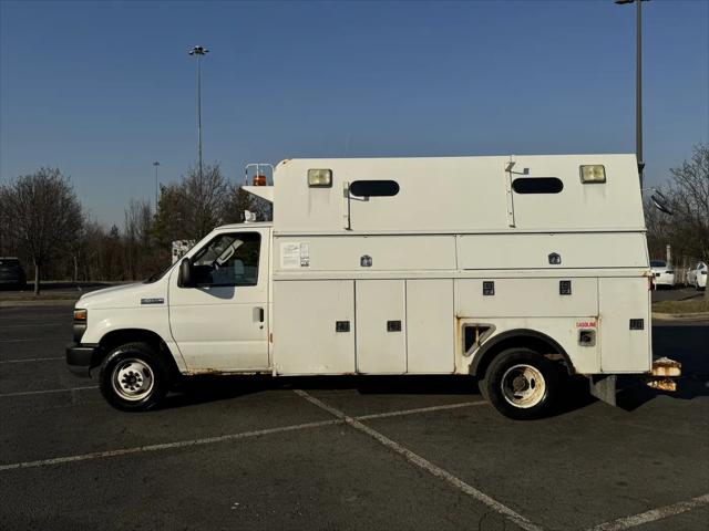 2010 Ford E-450 Cutaway E-450