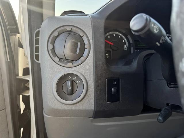 2010 Ford E-450 Cutaway E-450