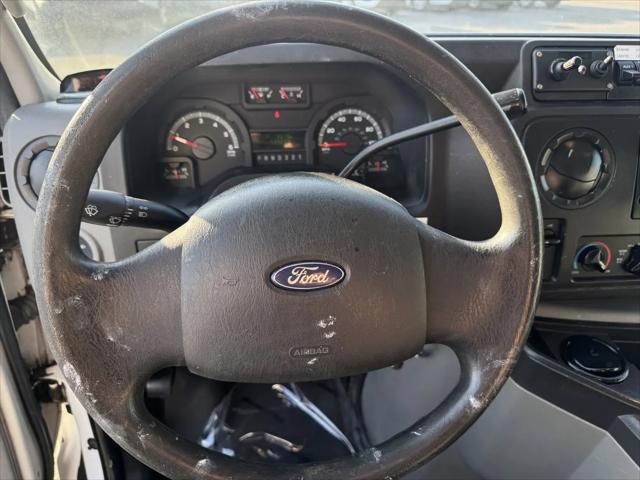 2010 Ford E-450 Cutaway E-450