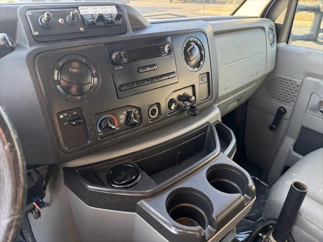 2010 Ford E-450 Cutaway E-450