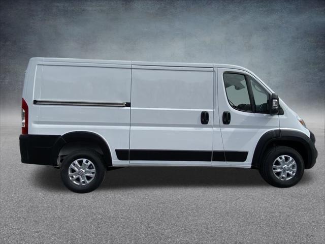 2025 Ram ProMaster Cargo Van SLT Low Roof 136" WB