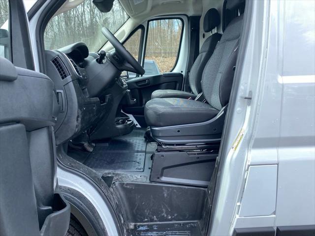2025 Ram ProMaster Cargo Van SLT Low Roof 136" WB