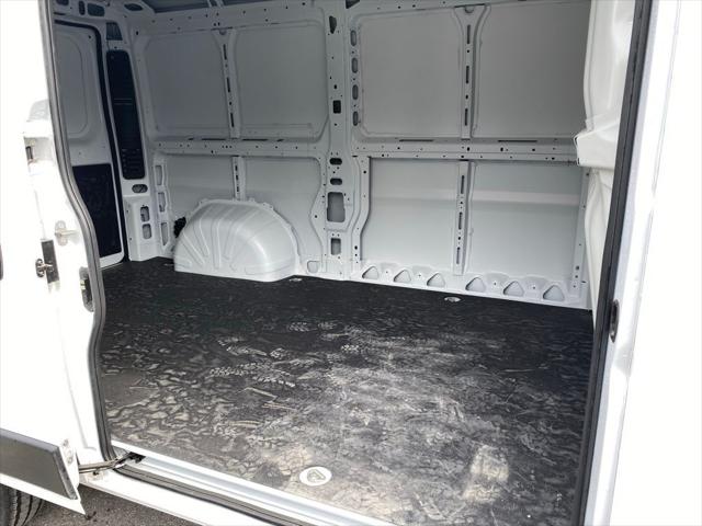 2025 Ram ProMaster Cargo Van SLT Low Roof 136" WB
