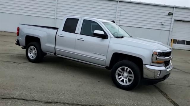 Used 2018 Chevrolet Silverado 1500 LT with VIN 1GCVKREC2JZ206652 for sale in Waterford, MI