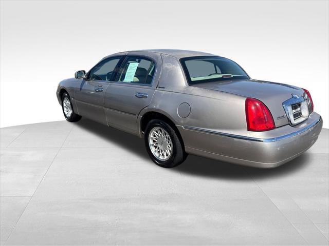 Used 1999 Lincoln Town Car For Sale in Muscle Shoals, AL