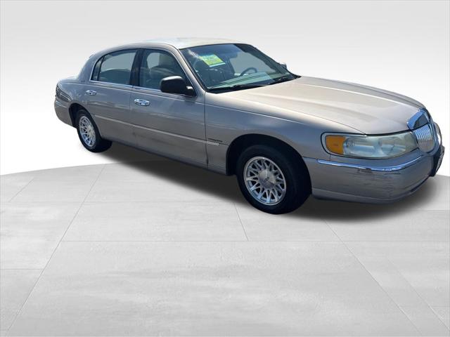 Used 1999 Lincoln Town Car For Sale in Muscle Shoals, AL