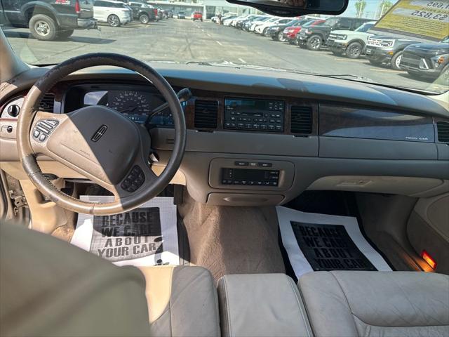 Used 1999 Lincoln Town Car For Sale in Muscle Shoals, AL