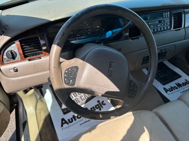 Used 1999 Lincoln Town Car For Sale in Muscle Shoals, AL