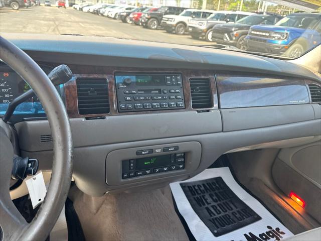 Used 1999 Lincoln Town Car For Sale in Muscle Shoals, AL