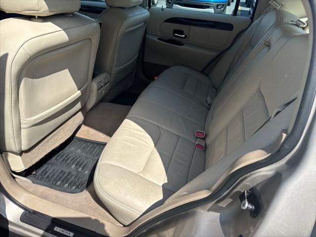 Used 1999 Lincoln Town Car For Sale in Muscle Shoals, AL
