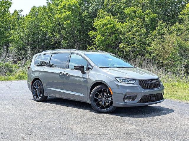 2025 Chrysler Pacifica PACIFICA LIMITED