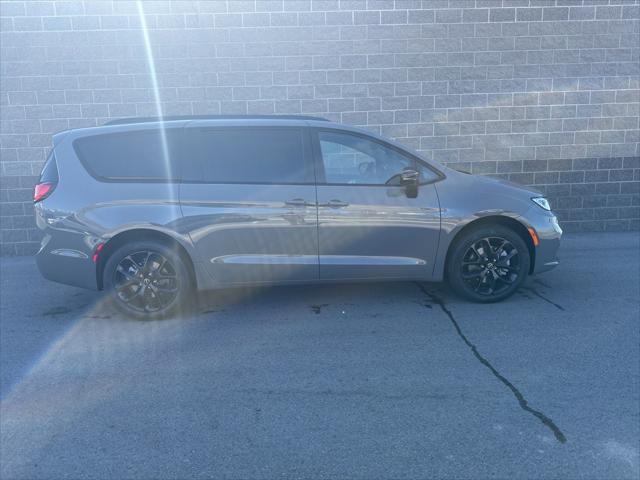 2025 Chrysler Pacifica PACIFICA LIMITED AWD