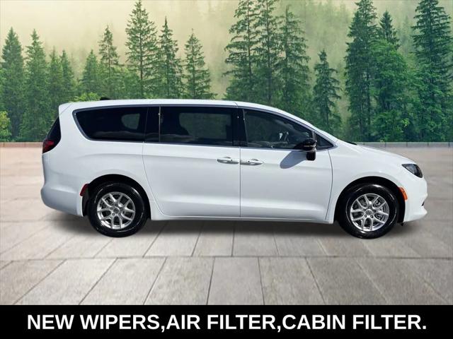 2025 Chrysler Voyager VOYAGER LX