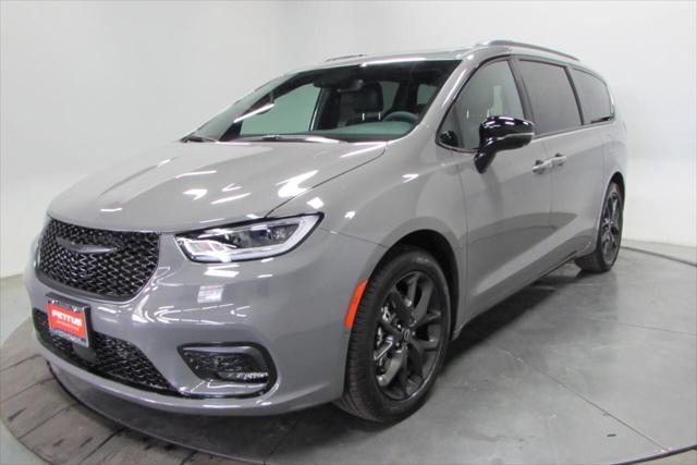 2025 Chrysler Pacifica PACIFICA LIMITED