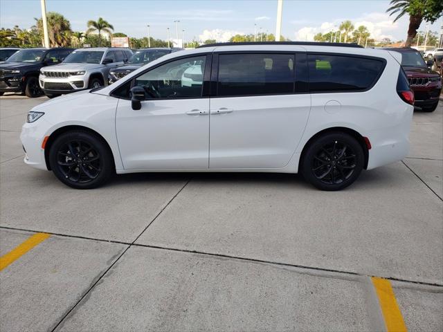 2025 Chrysler Pacifica PACIFICA LIMITED