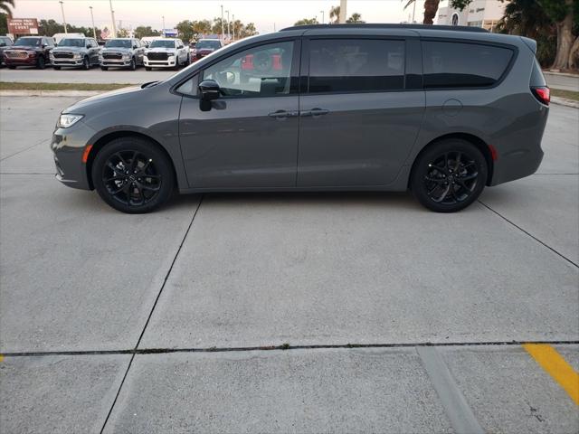 2025 Chrysler Pacifica PACIFICA LIMITED