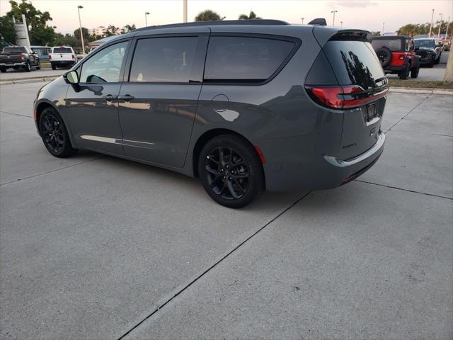 2025 Chrysler Pacifica PACIFICA LIMITED