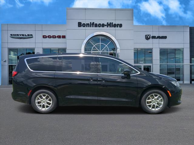 2025 Chrysler Voyager VOYAGER LX