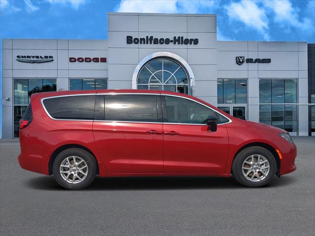 2025 Chrysler Voyager VOYAGER