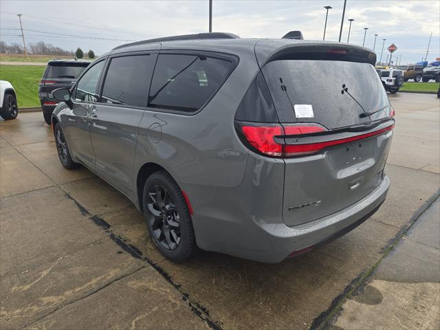 2025 Chrysler Pacifica PACIFICA LIMITED