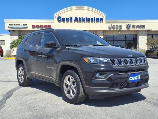 2025 Jeep Compass COMPASS LATITUDE 4X4