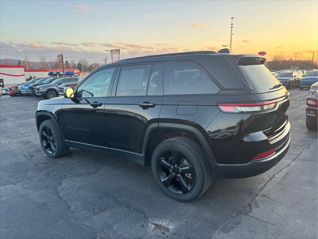 2022 Jeep Grand Cherokee Altitude 4x4