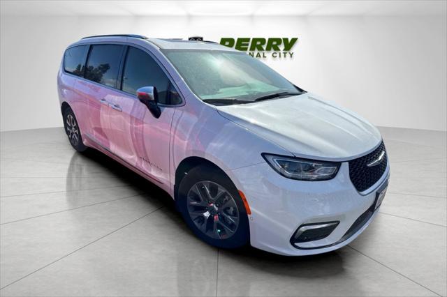 2023 Chrysler Pacifica Hybrid Pinnacle