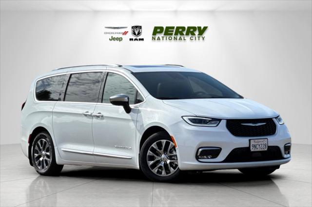 2023 Chrysler Pacifica Hybrid Pinnacle