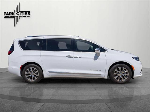 2024 Chrysler Pacifica Hybrid Pinnacle