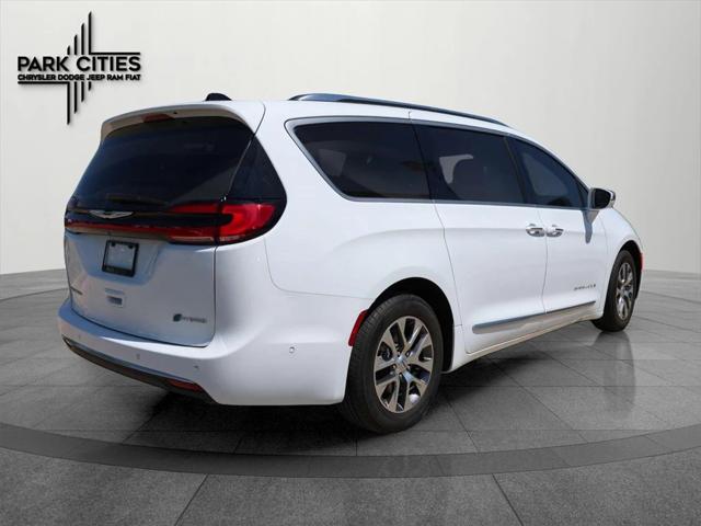2024 Chrysler Pacifica Hybrid Pinnacle