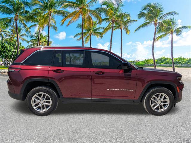 2023 Jeep Grand Cherokee Laredo 4x4
