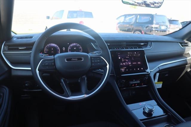 2025 Jeep Grand Cherokee GRAND CHEROKEE LAREDO 4X2