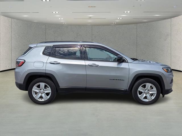 2022 Jeep Compass Latitude FWD