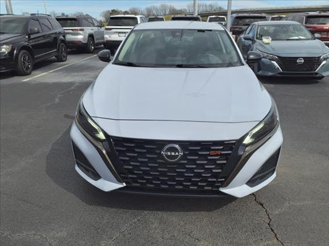 2023 Nissan Altima SR FWD