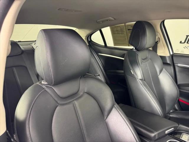 2023 Genesis G70 2.0T AWD