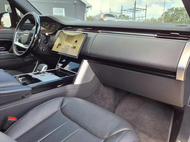 2025 Land Rover Range Rover P400 SE 7 Seat