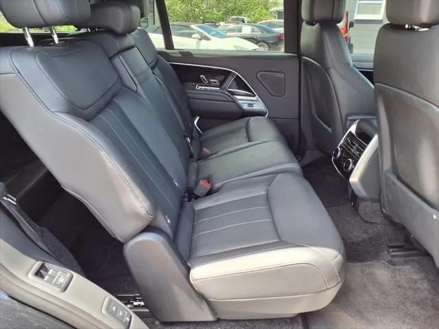 2025 Land Rover Range Rover P400 SE 7 Seat