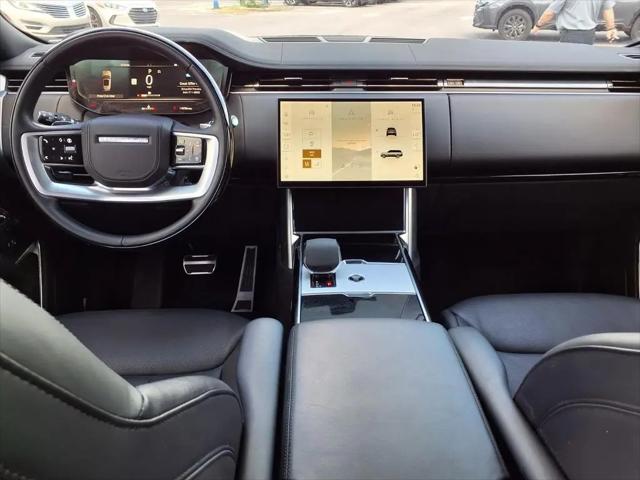 2025 Land Rover Range Rover P400 SE 7 Seat