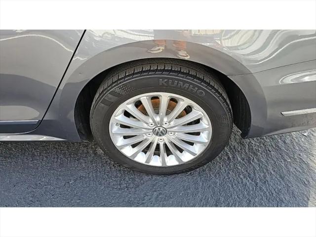 2016 Volkswagen Passat 1.8T SE