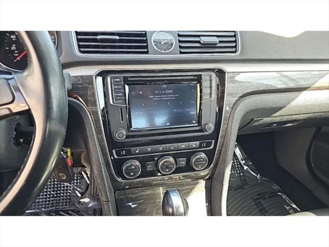 2016 Volkswagen Passat 1.8T SE