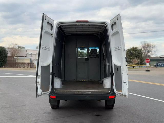 2010 Mercedes-Benz Sprinter 2500 Standard w/144 Van
