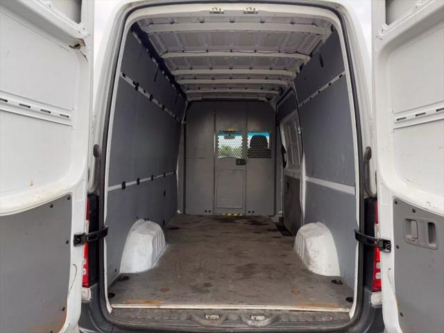 2010 Mercedes-Benz Sprinter 2500 Standard w/144 Van
