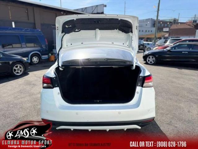 2021 Nissan Versa SR Xtronic CVT
