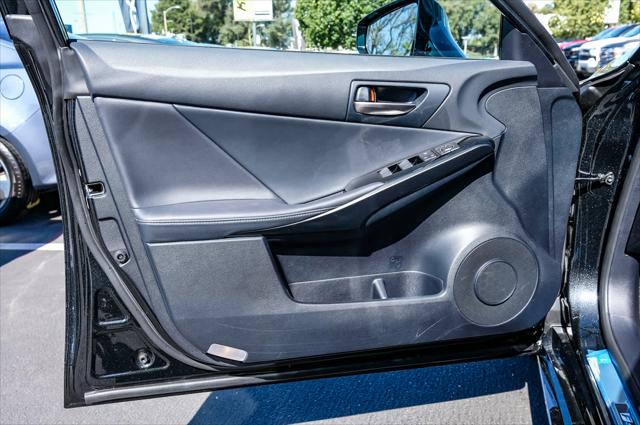 2025 Lexus IS 300 F SPORT Design