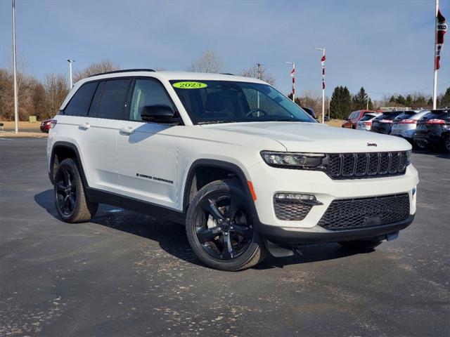 Used 2023 Jeep Grand Cherokee Limited with VIN 1C4RJHBG1PC532525 for sale in Waterford, MI