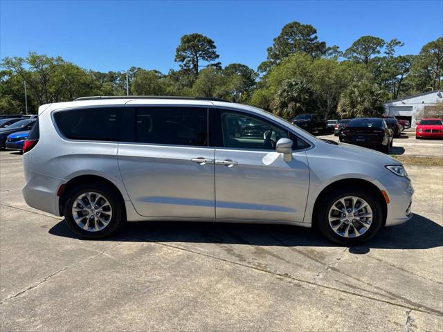 2022 Chrysler Pacifica Touring L AWD