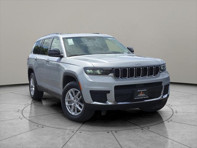 2023 Jeep Grand Cherokee L Laredo 4x2
