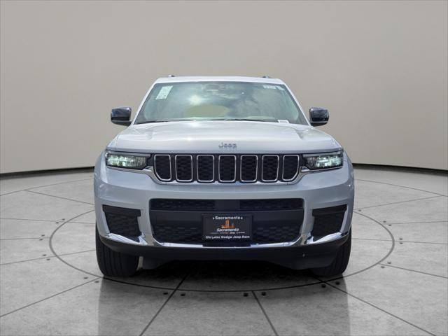 2023 Jeep Grand Cherokee L Laredo 4x2
