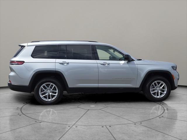 2023 Jeep Grand Cherokee L Laredo 4x2